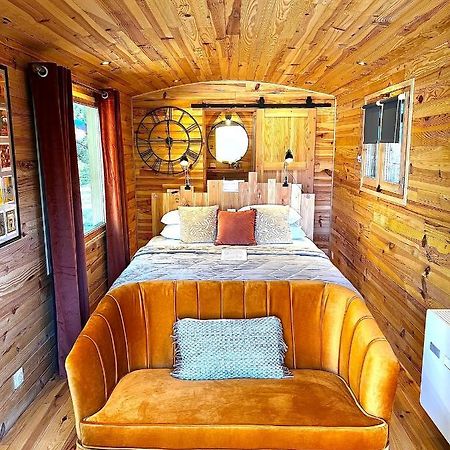 La Magnanerie Dhotes , Les Roulottes Insolites Sauve Экстерьер фото