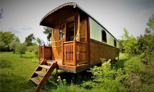 La Magnanerie Dhotes , Les Roulottes Insolites Sauve Экстерьер фото